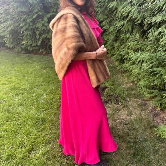 Vintage Mink Wrap or Stole in Excellent condition. - Picture 6 of 14